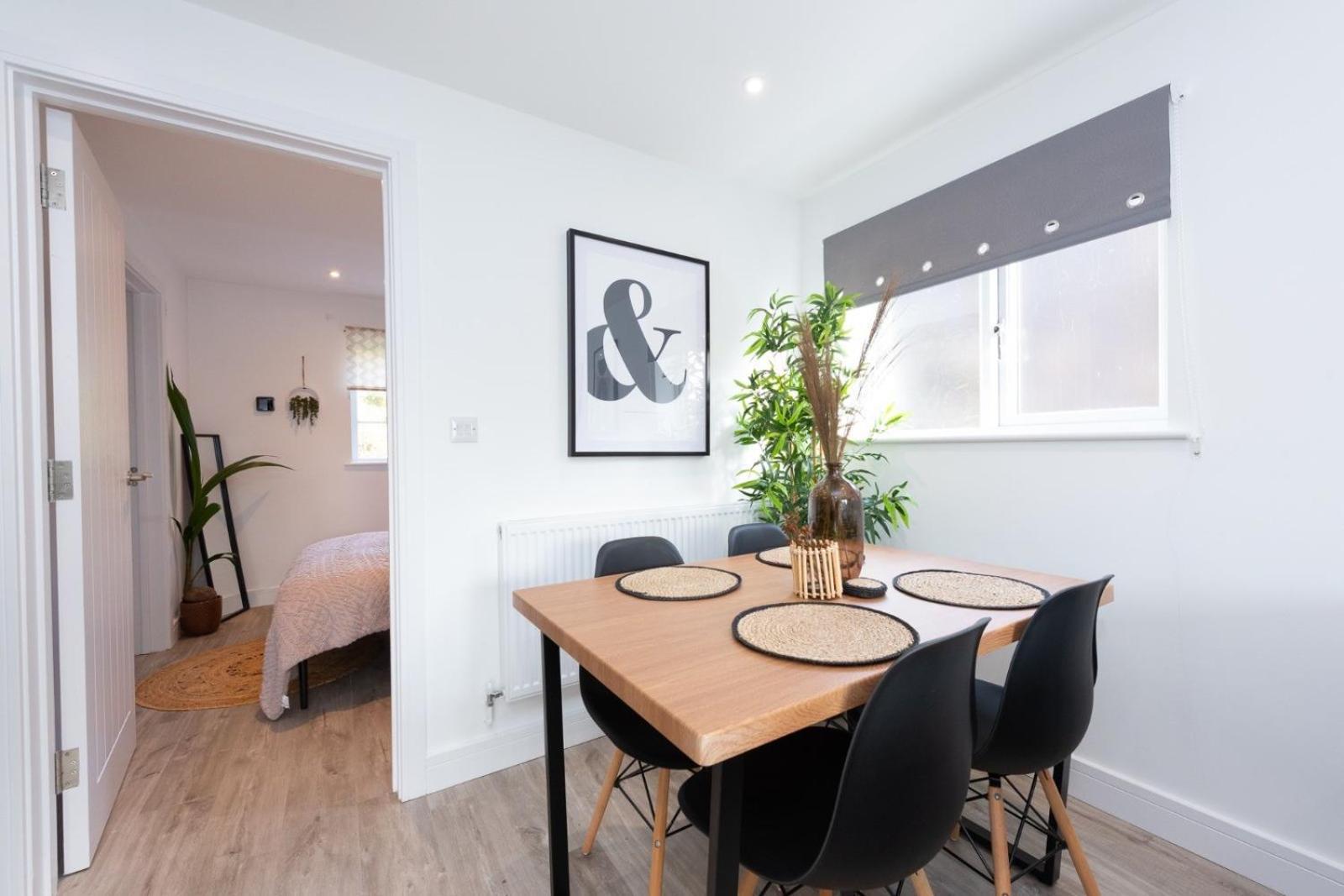 Bridge House Apartments - Free Parking Shottery Екстер'єр фото