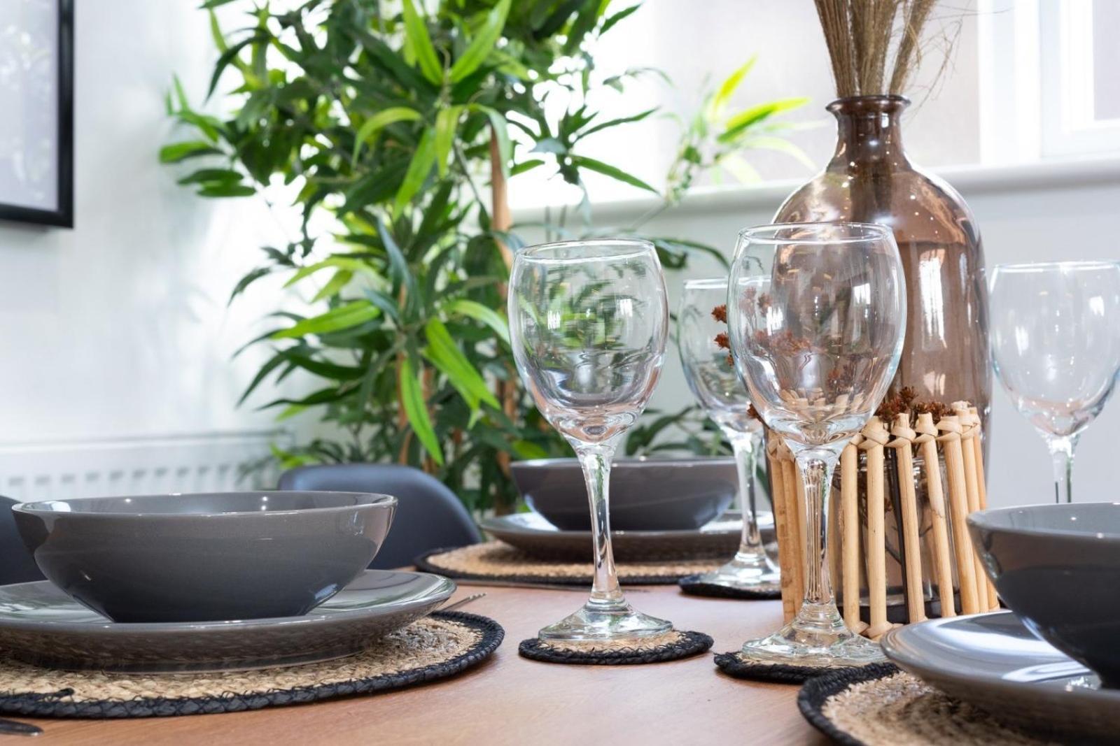 Bridge House Apartments - Free Parking Shottery Екстер'єр фото